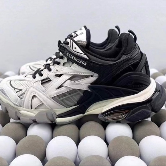 Black grey and white - Picture 6 of 7